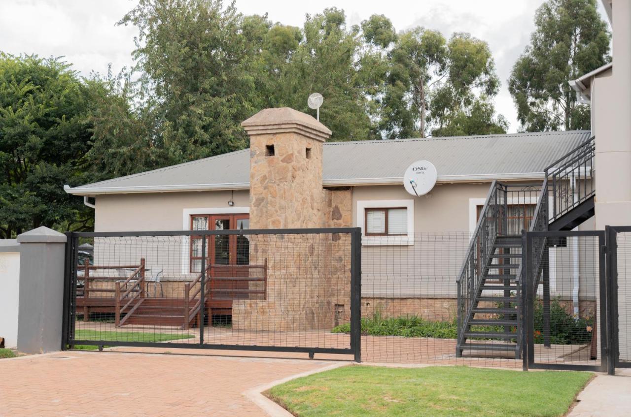 Rueby'S Guesthouse Dullstroom Kültér fotó
